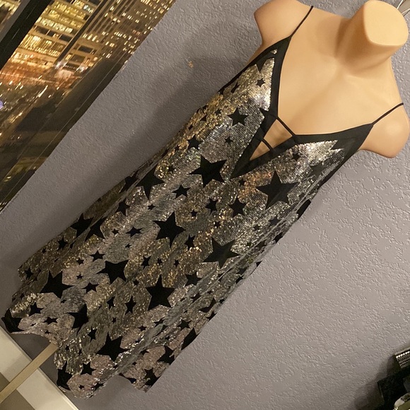 XOXO dress: A-line V-neck mini w silver sequins lined w black stars - L - Picture 16 of 16